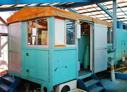 �E���{��